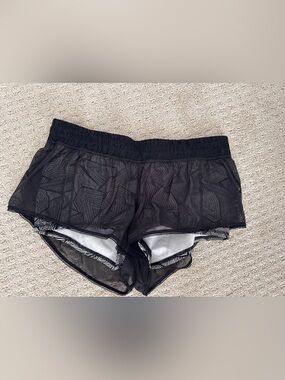 Lululemon Short Squat Strong Shorts 10